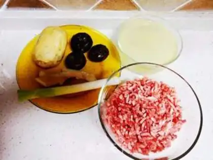 Make Pour the soup and the cage step 0