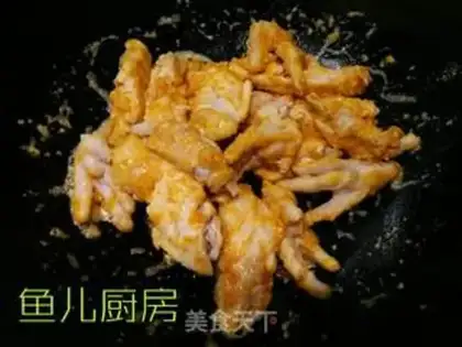 Make ♪ Gold, sand, wings, claws ♪ step 25