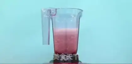 Make Strawberry fruit tea step 1