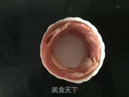 Make Bacon egg cup step 1