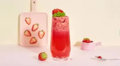 Make Strawberry fruit tea step 2
