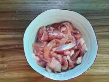 Make Black pepper abalone fried chicken step 1