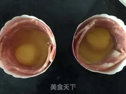 Make Bacon egg cup step 4