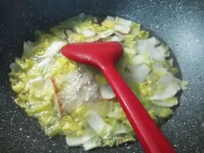 Make Scrumptious dolls cooking rice powder step 2