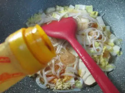 Make Scrumptious dolls cooking rice powder step 4