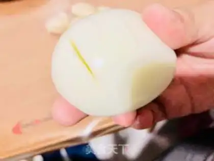 Make Spicy beer eggs step 1