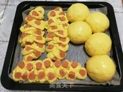 Make Pumpkin hot dog bread step 11