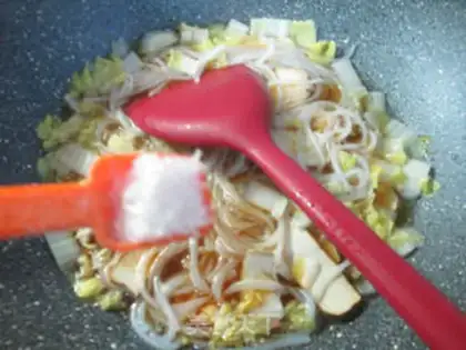 Make Scrumptious dolls cooking rice powder step 6