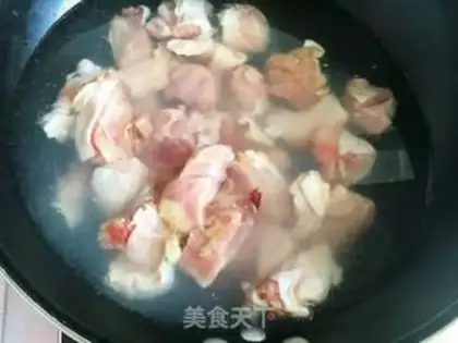 Make Yellow chicken step 1