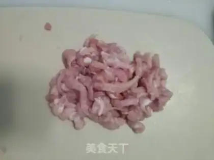 Make Celery pork dumplings step 1
