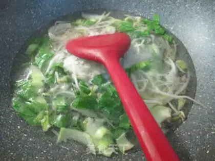 Make ♪ And the green bean sprouts ♪ step 4