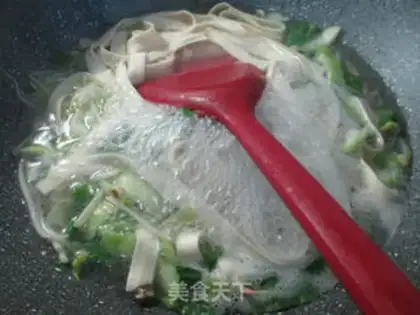 Make ♪ And the green bean sprouts ♪ step 5