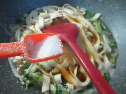Make ♪ And the green bean sprouts ♪ step 7