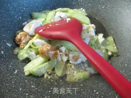 Make A duck egg and cucumber step 4