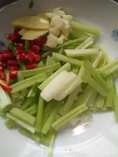 Make Celery beef step 1