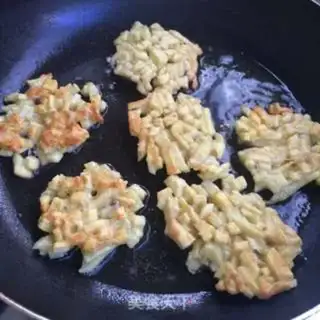 Make Eggs and potatoes step 7