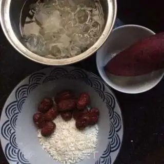Make Purple potato silver congee step 0