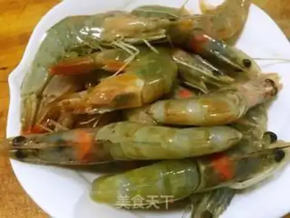 Make Garlic tomato shrimp step 2