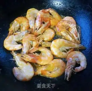 Make Garlic tomato shrimp step 4