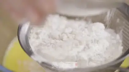 Make Coco Twinkie rolls step 3