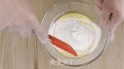 Make Coco Twinkie rolls step 4