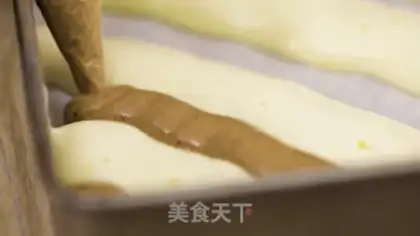 Make Coco Twinkie rolls step 8