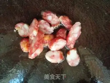 Make Egg sausage fried flowers step 2
