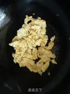 Make Egg sausage fried flowers step 4