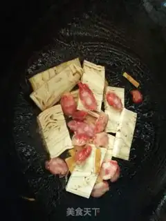 Make Egg sausage fried flowers step 5