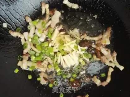 Make White mushrooms. Dutch beans step 4