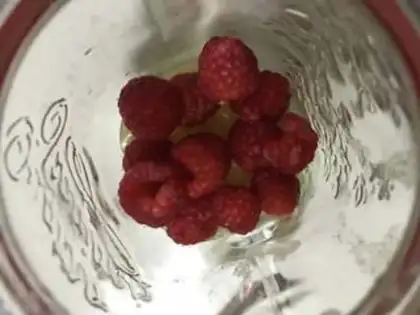 Make Raspberry honey step 4