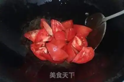 Make Tomato fried eggs step 3