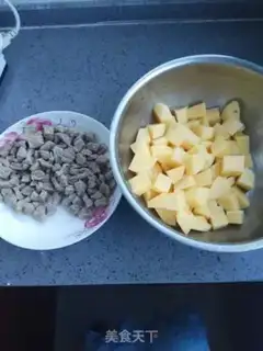 Make Curry potato stew step 1