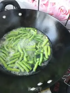 Make Puffed with beans step 4