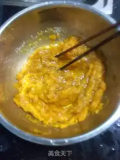 Make Cut the pumpkin buns step 3