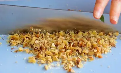 Make Banana walnut cake step 5