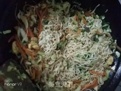 Make Fried noodles step 6