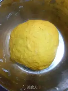 Make Cut the pumpkin buns step 5