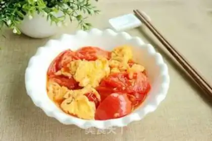 Make Tomato fried eggs step 8