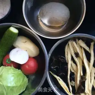 Make Tomato flag noodles step 0