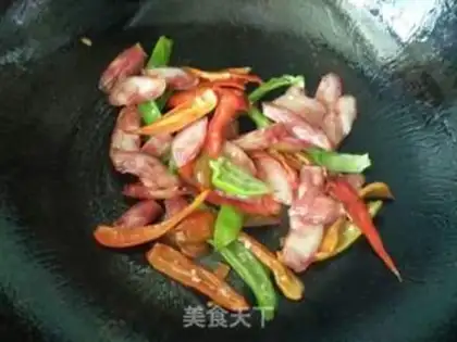 Make Cream pepper fried sausage step 3
