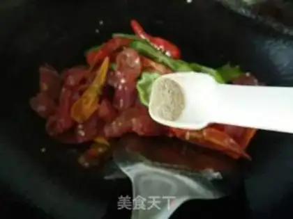 Make Cream pepper fried sausage step 4