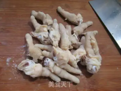 Make Chicken claws burning shrimp step 1