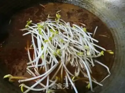 Make Onion spicy sprouts step 3