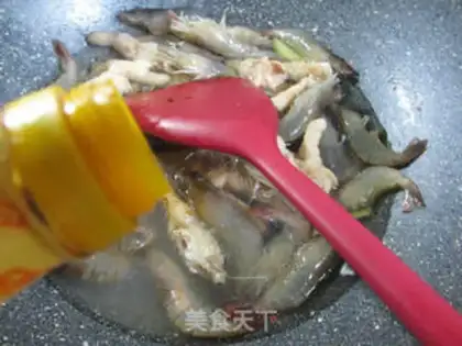 Make Chicken claws burning shrimp step 5