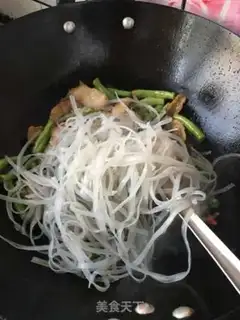Make Puffed with beans step 16