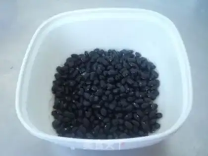 Make Homemade black beans step 0