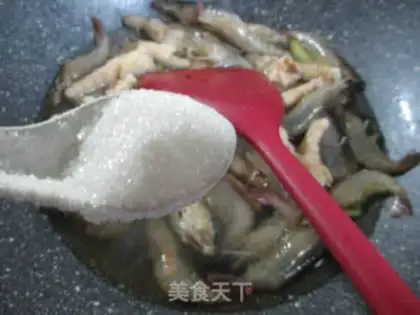 Make Chicken claws burning shrimp step 7