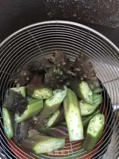 Make Sea cucumbers for red autumn step 8
