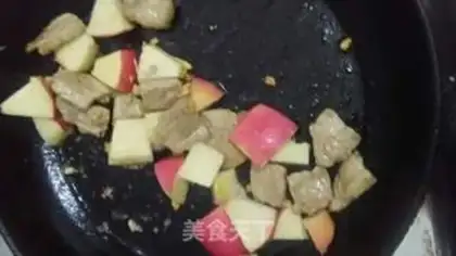 Make Apple fried meat step 4